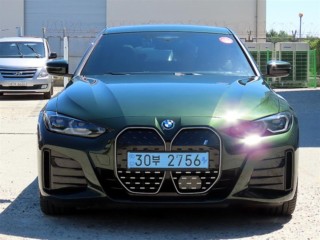 BMW i4 중고차