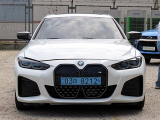 BMW i4 중고차