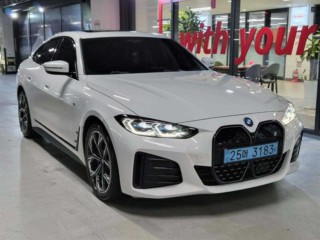 BMW i4 중고차