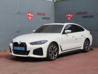 BMW i4 중고차